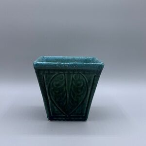 Vintage Hull Pottery Green Drip Glaze Square Tapered Planter Embossed Leaf